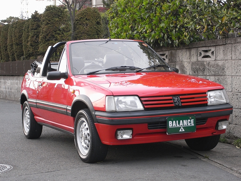 プジョー205カブリオレ　ピンバッジコレクション 205（プジョー）CTI カブリオレ（1991年1月）｜カタログ